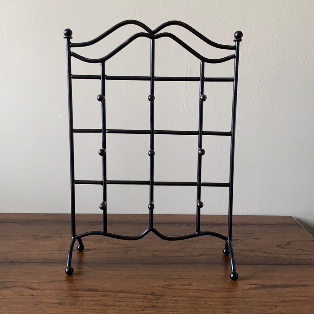 Jewelry stand